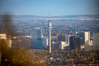 Heizen auf 170 Metern Höhe – Lösung von Hoval für den Donauturm Wien