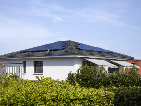 Durch die Kombination von Wärmepumpe und PV-Anlage wird das Gebäude weniger abhängig vom öffentlichen Stromnetz.