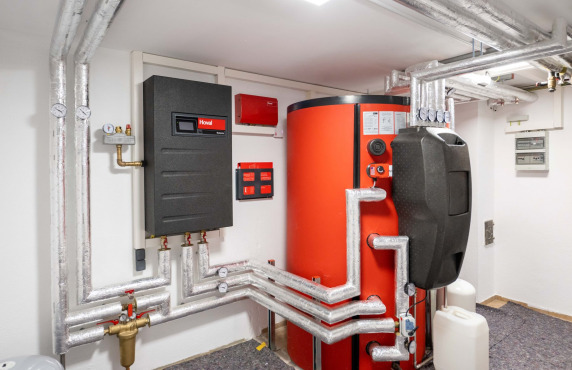 DE_2023_Mainburg_Weigert_Einfamilienhaus_Gesamtystem_energieeffizient.jpg