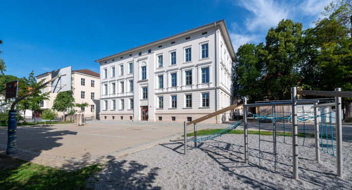 Vier öffentliche Gebäude werden in Kaufbeuren nach der Sanierung durch ein Hoval Nahwärmenetz beheizt.